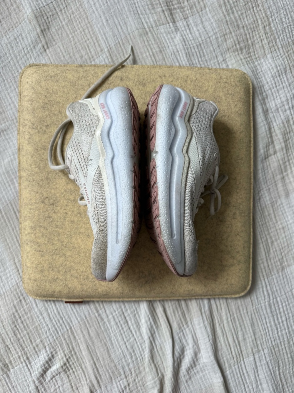 Brooks Ghost Max 2 running shoes in Coconut Milk/Zephyr [pink], size 7.5